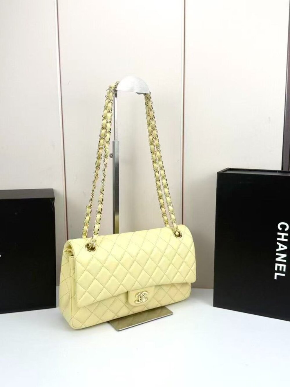 Classic CHANEL bag: A Stylish and Versatile Choice for Elegance